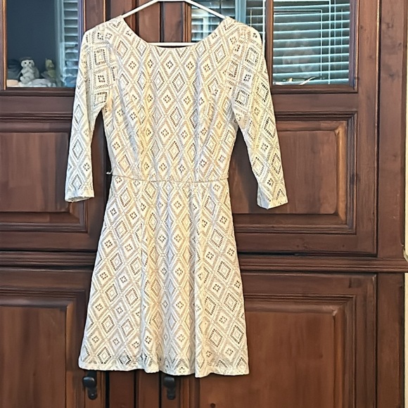 XS Lily Rose Cream Diamond Eyelet Dress - Picture 2 of 2
